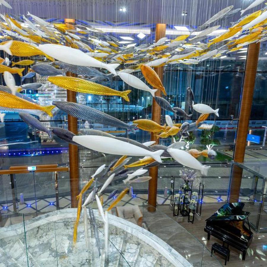 The Bentley Luxury Hotel & Suites Doha Exteriör bild The interior of the terminal