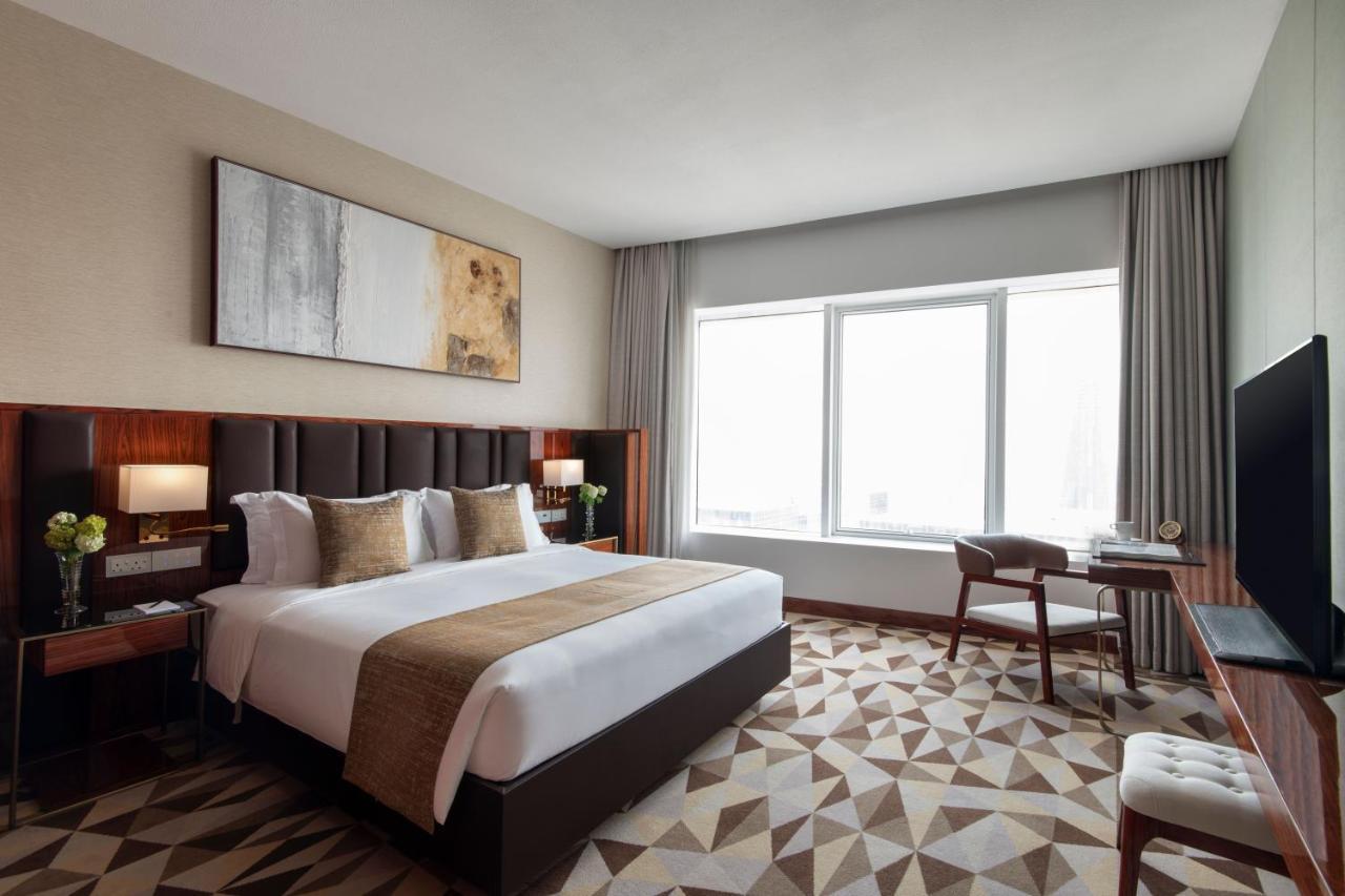 The Bentley Luxury Hotel & Suites Doha Exteriör bild