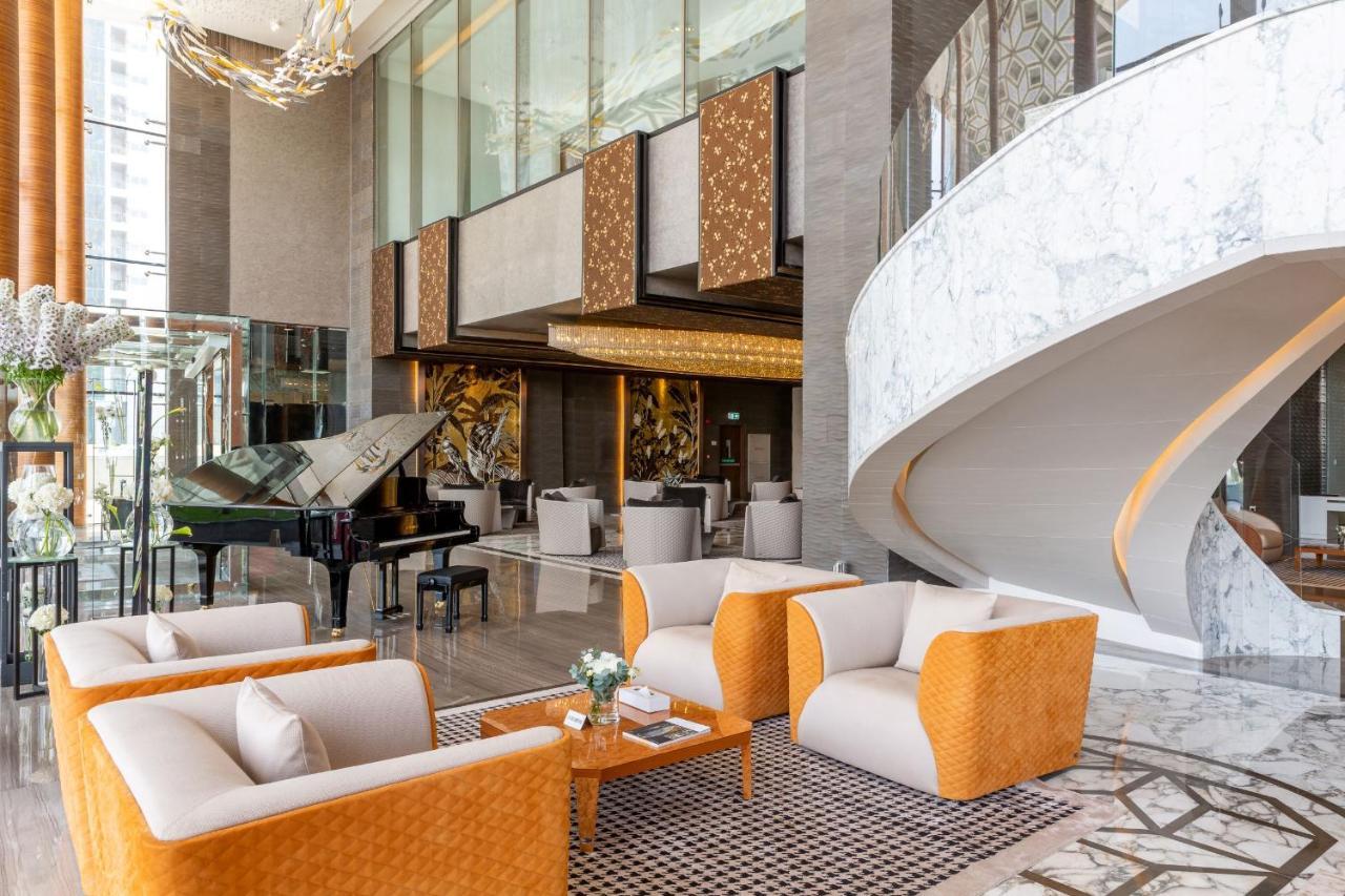 The Bentley Luxury Hotel & Suites Doha Exteriör bild The lobby of the hotel
